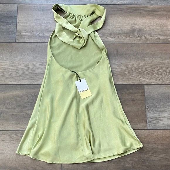 Chic Backless Halter Dress in Light Green - Picture 2 of 4